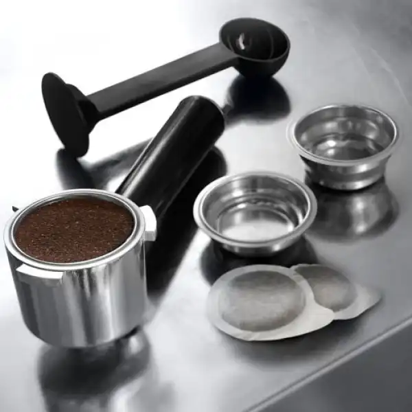 DELONGHI EC685.BK Aparat za espresso kafu